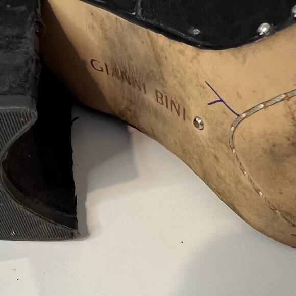 Gianni Bini Women’s Daveigh Black Suede Studded Western Booties Pointed Toe 9.5M - Picture 8 of 9